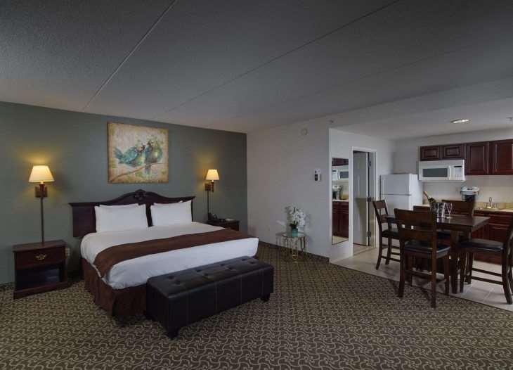 D. Hotel Suites & Spa Holyoke Oda fotoğraf