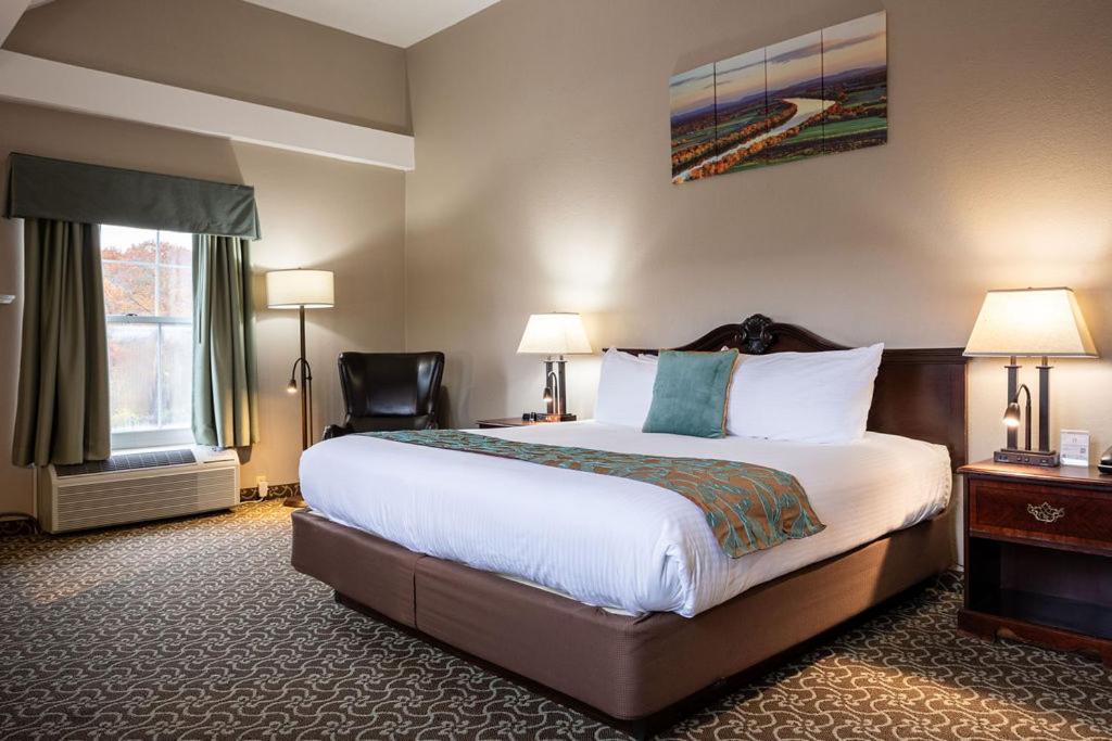 D. Hotel Suites & Spa Holyoke Dış mekan fotoğraf
