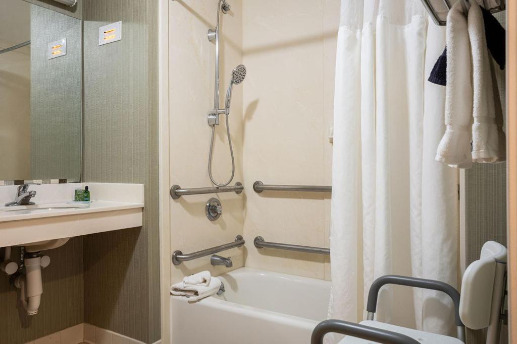 D. Hotel Suites & Spa Holyoke Dış mekan fotoğraf