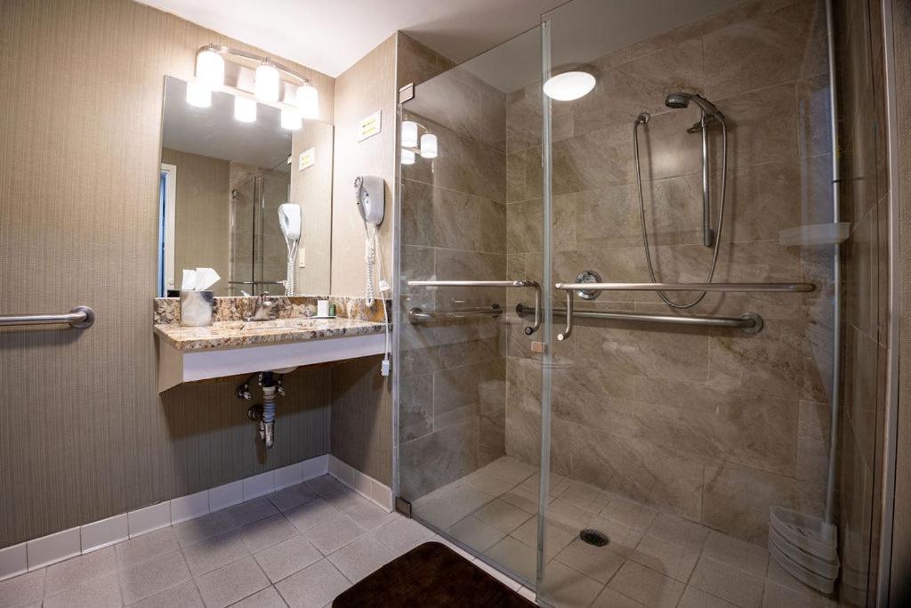 D. Hotel Suites & Spa Holyoke Dış mekan fotoğraf