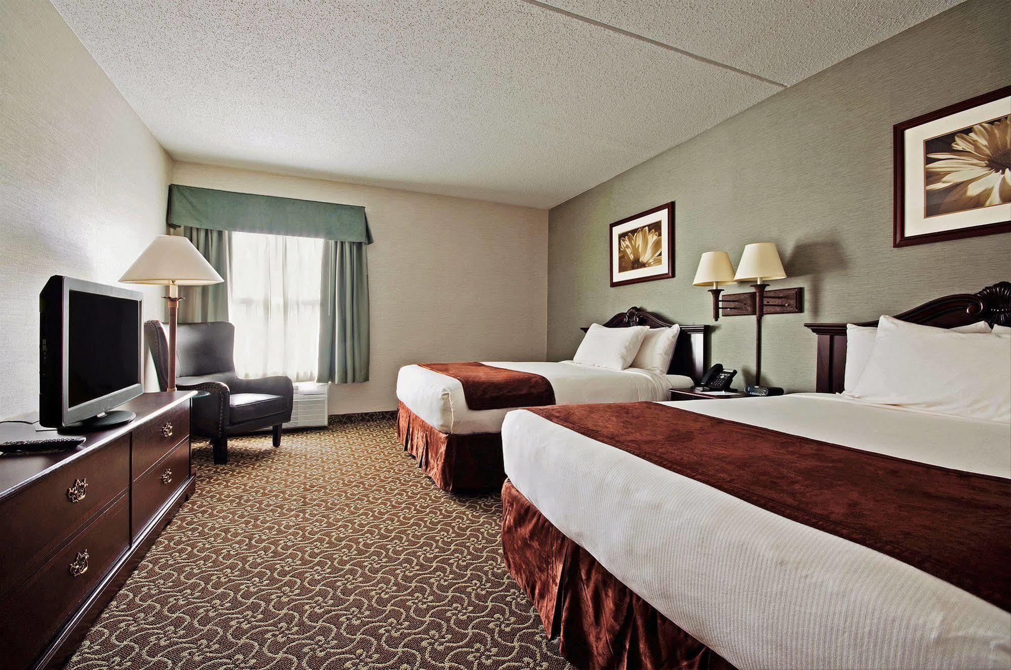 D. Hotel Suites & Spa Holyoke Dış mekan fotoğraf