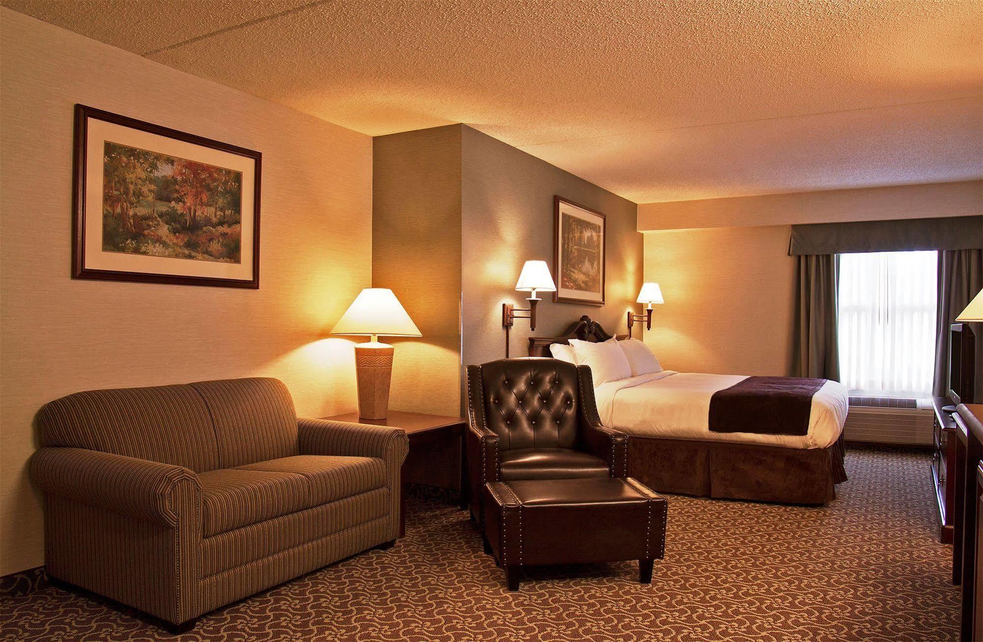 D. Hotel Suites & Spa Holyoke Dış mekan fotoğraf