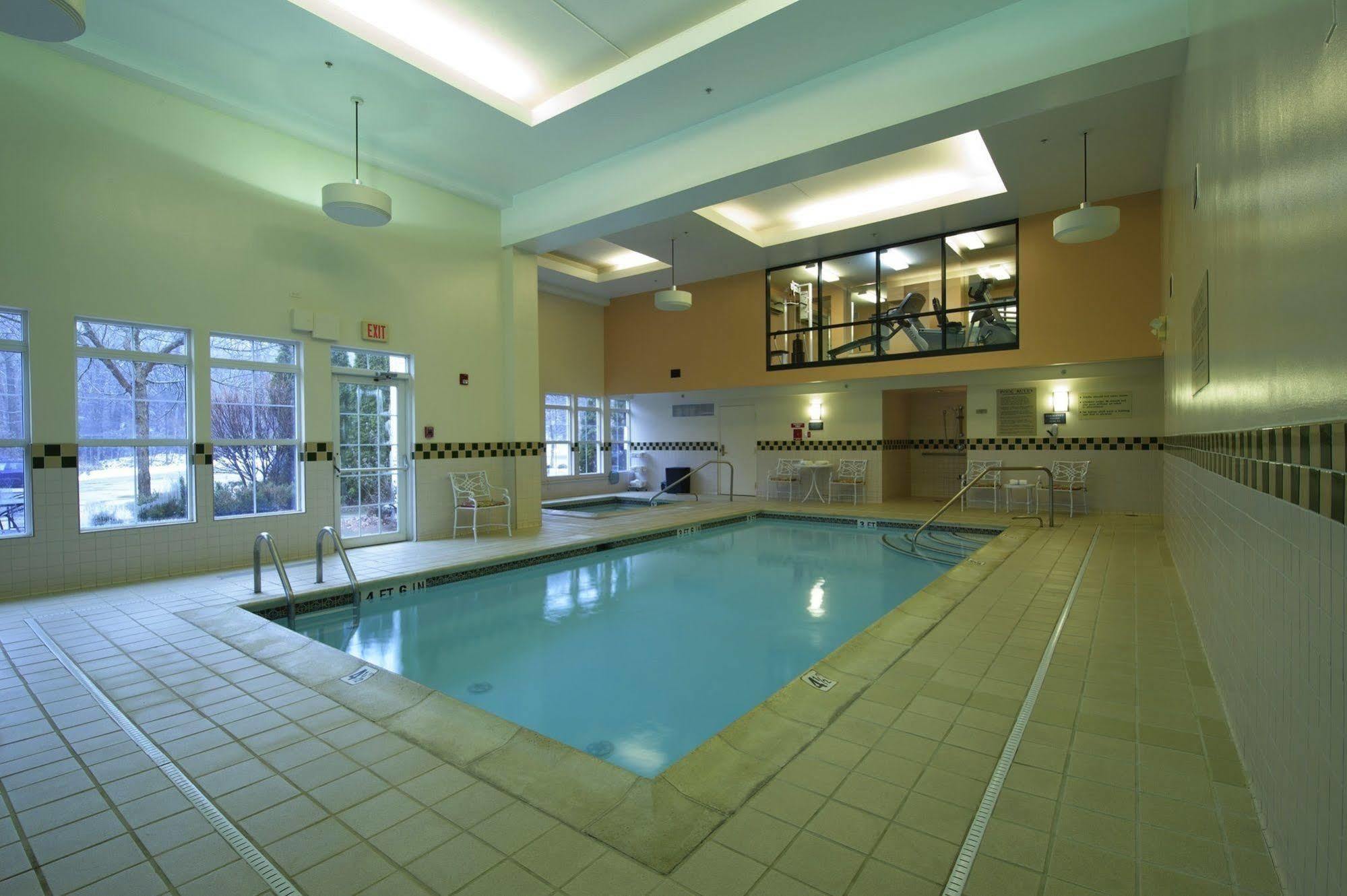 D. Hotel Suites & Spa Holyoke Dış mekan fotoğraf