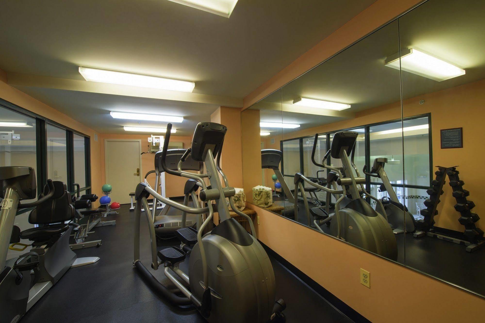 D. Hotel Suites & Spa Holyoke Dış mekan fotoğraf