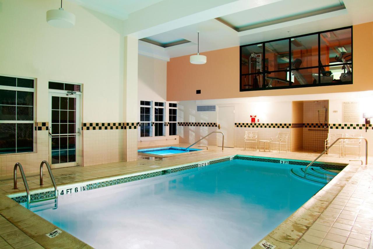 D. Hotel Suites & Spa Holyoke Dış mekan fotoğraf